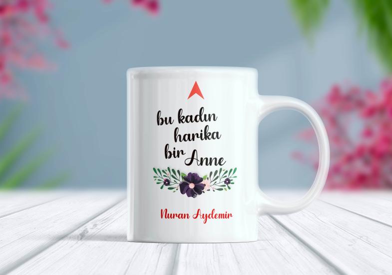 Bu Kadın Harika Bir Anne - Hediye Kupa | Berilden