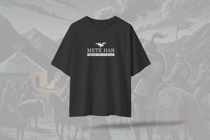 Mete Han Beyaz Yazılı Siyah Oversize Unisex T-Shirt