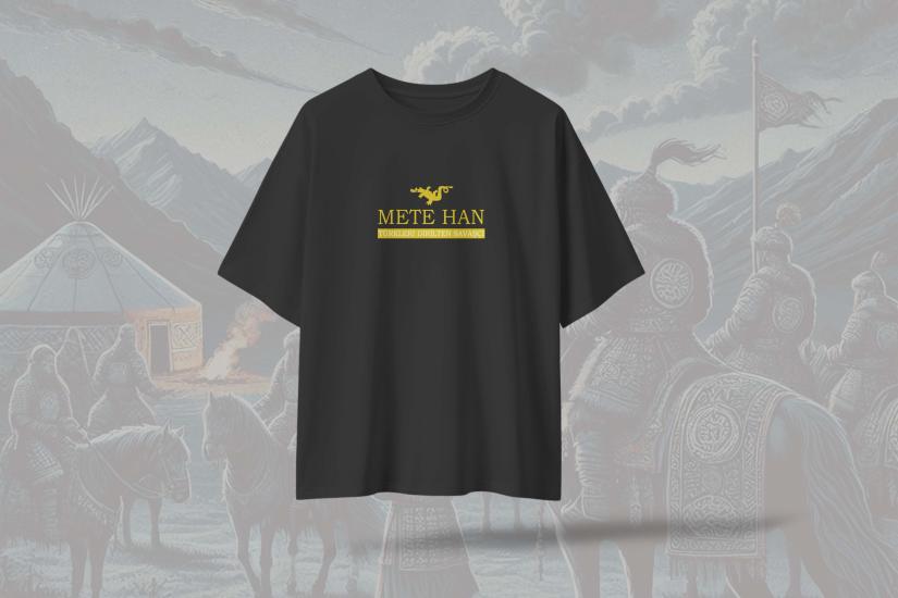 Mete Han Sarı Yazılı Siyah Oversize Unisex T-Shirt